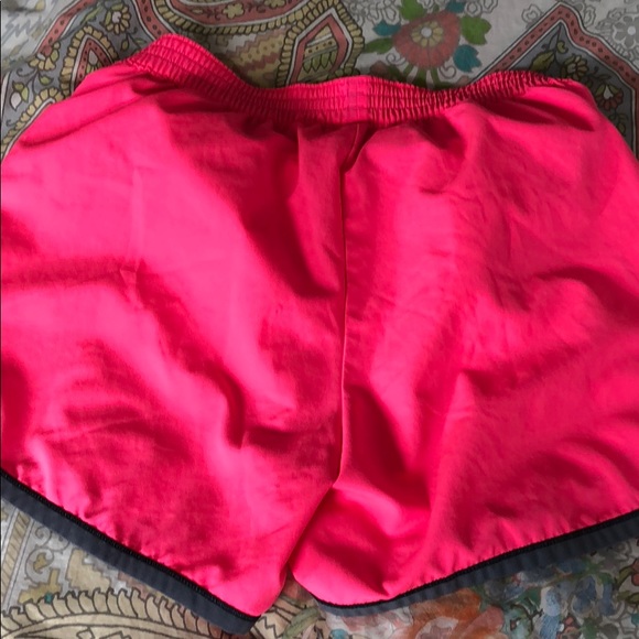 Pink under armour running shorts - Picture 3 of 3